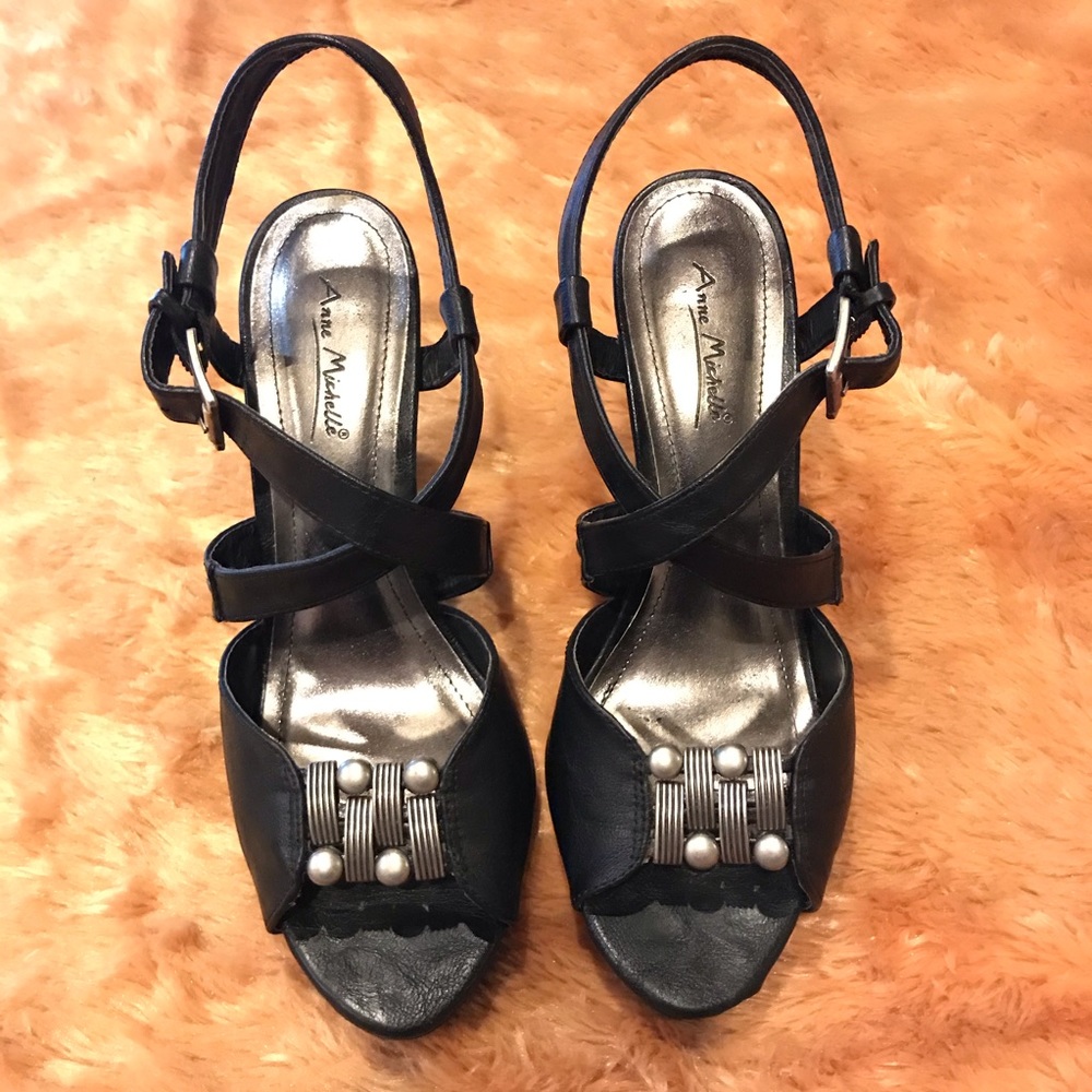 Black heels SIZE 9